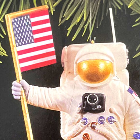 NIB 1994 Hallmark Keepsake Ornament The Eagle Has Landed Light and Voice - Picture 3 of 10